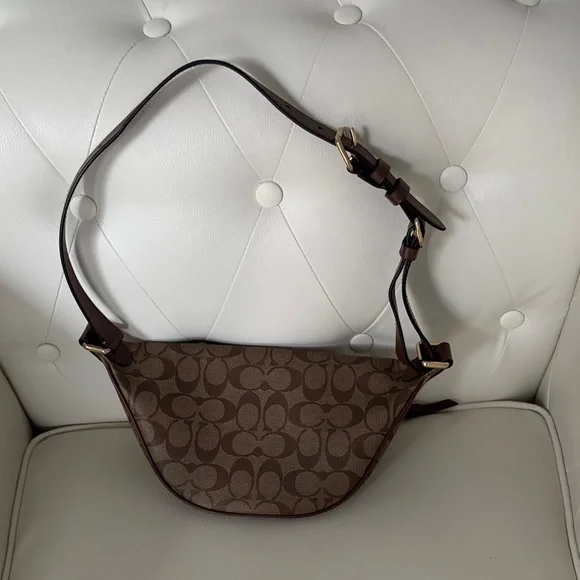 Coach Monogram Crossbody/Fanny pack or waist bag, adjustable strap. New With Tag - Picture 6 of 17